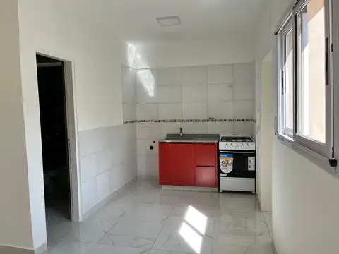 Departamento tipo casa en alquiler en Lanus Oeste