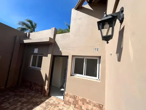 Depto Tipo Casa en Alquiler de 3 ambientes