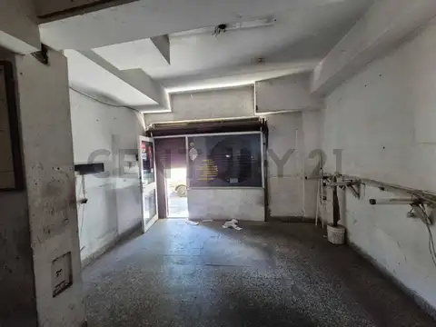 VENTA LOCAL THAMES A METROS DE WARNES