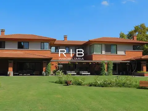 Importante Propiedad sobre 6400 m2