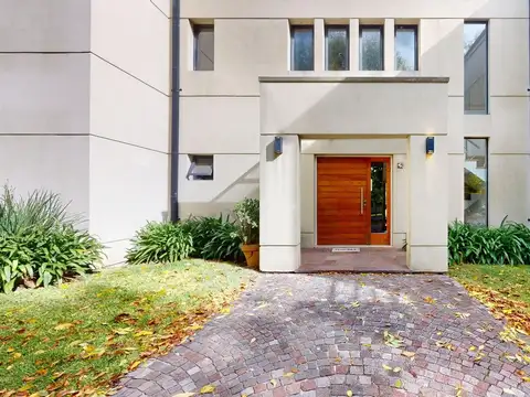 467 e/ 142 y 148 100