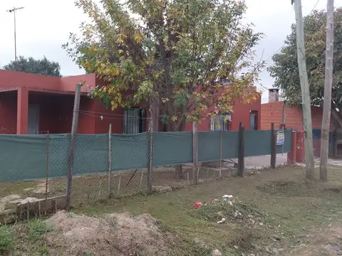 Casa en Venta en Maquinista F Savio, USD 25.000