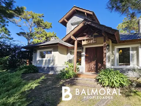 Casa en Alquiler -Zona Lasalle / REF: 8696