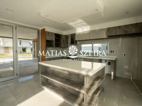 Casa en Venta en Terralagos, USD 680.000