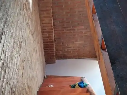 Casa 2 ambientes con 1 baño