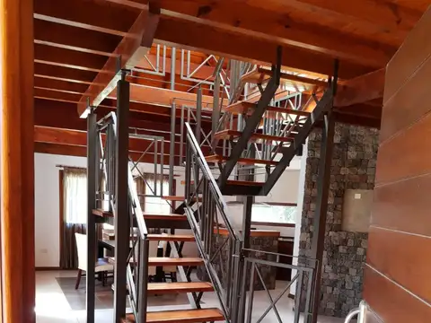 Casa amplia en el Monte de Santa Teresita