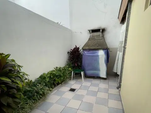 Depto Tipo Casa en Venta con 1 cocheras