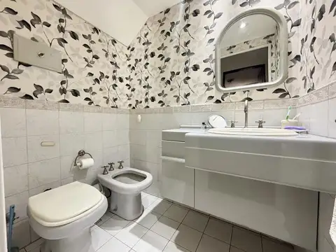 Casa 4 ambientes con 3 baños