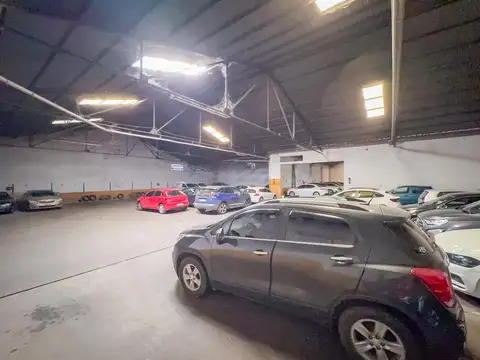 Playa de estacionamiento, 100 autos, 1965 m2, Espacio aereo