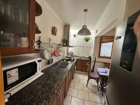 Casa 6 ambientes con 3 baños