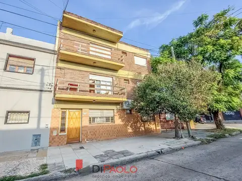 Departamento muy luminoso con balcon al frente en Villa Libertad