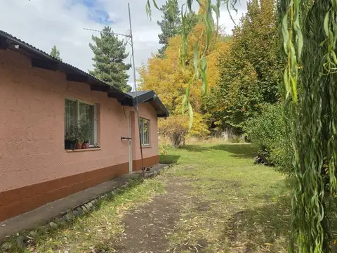 Casa Villa Llanquin sobre Rio Limay a 100 m balsa