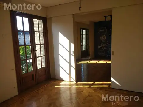 Oficina 6 ambientes con 1 baño