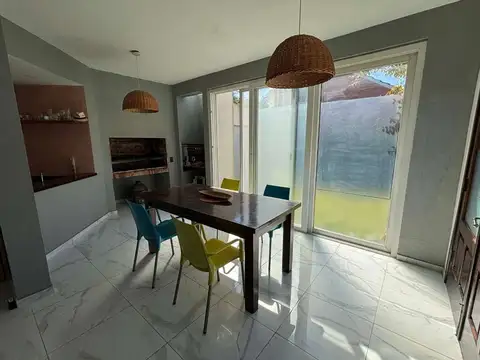 VENTA CASA 4 AMBIENTES - COUNTRY BANCO PROVINCIA