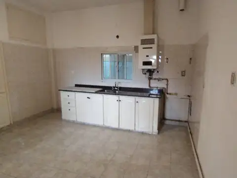 Casa 5 ambientes con 1 baño