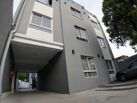 Alquiler AMPLIO 2 AMB Barrio Arca