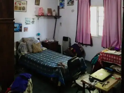 VENTA COMPLEJO DE CASA, DEPTO DE 3 AMBIENES Y MONOAMBIENTE. SOLO EN LOTE. CONSULTE  QUIEREN VENDER!