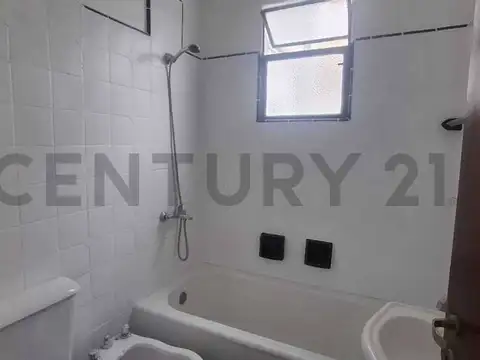Venta PH en Devoto, CABA – Listo para mudarte, expensas bajas, con patio y terraza propio