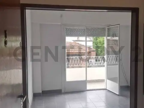 Simbrón 5300, Piso 1