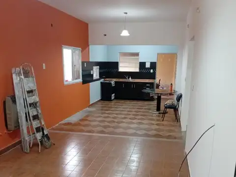 Casa 3 ambientes con 1 baño