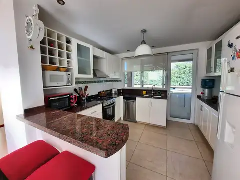 Casa en Alquiler en La Candida Club de Campo, USD 2.000