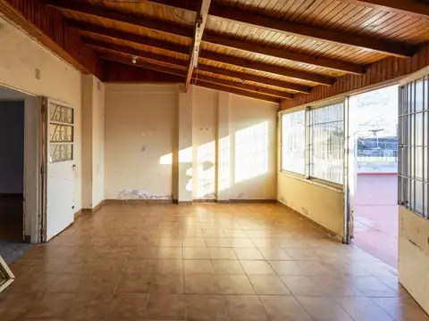 VENTA GALPON 2 BAÑOS CASA CASEROS  TRES DE FEBRERO
