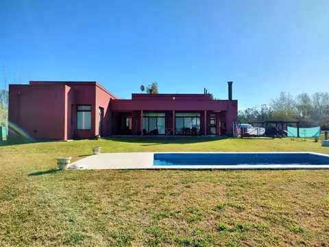 Casa en Venta en Campos De Roca, USD 230.000