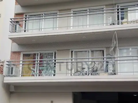 COCHERA DESCUBIERTA CON FACIL ACCESO