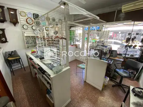 Local en Alquiler en Jose Leon Suarez, $ 700.000