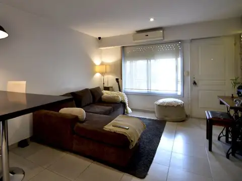 VENTA CASA 3 AMBS MORON SUR COCHERA PATIO PH