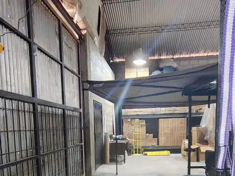 Galpón 153m2 con entrepiso en alquiler en Maschwitz Escobar