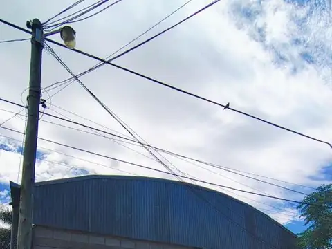 Galpón 153m2 con entrepiso en alquiler en Maschwitz Escobar