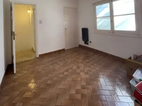 Depto Tipo Casa 5 ambientes con 1 baño