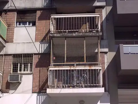 Local comercial sobre calle Camargo, con renta 