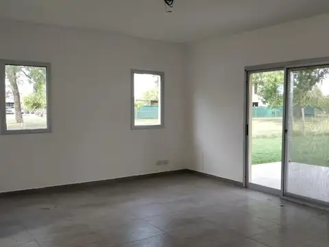 Casa 5 ambientes con 2 baños