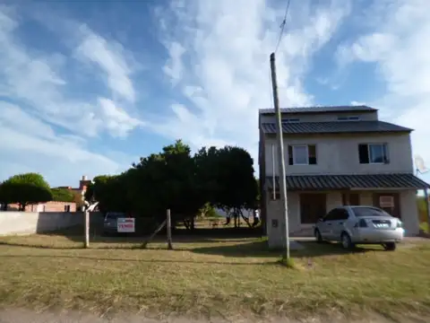 Duplex 3 ambientes sobre lote de 20 x 40