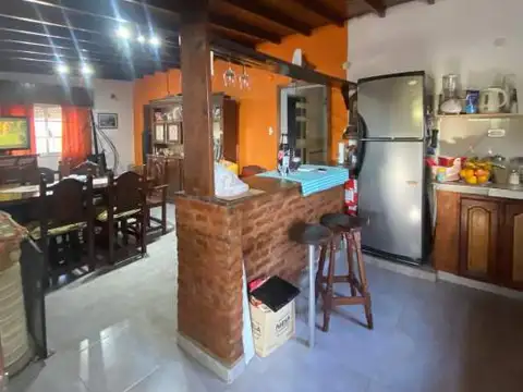 Casa 5 ambientes con 1 baño