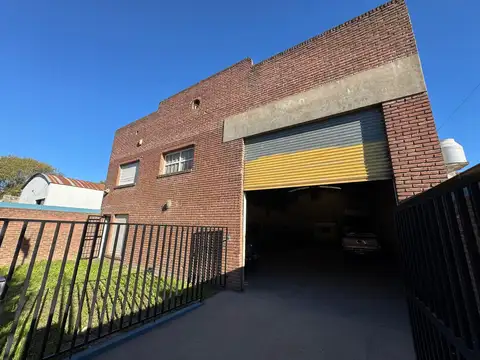 Galpón sobre lote de 432 m2