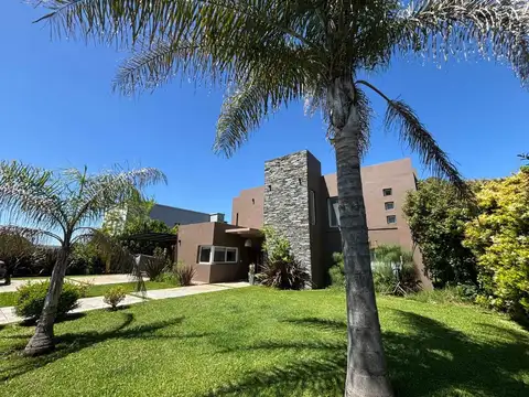 Casa en Venta en Haras de Santa María-Los Robles