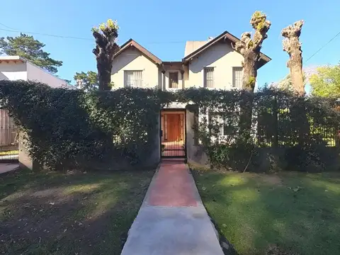 VENTA CASA 5 AMBIENTES PILETA LOTE PROPIO EN PILAR