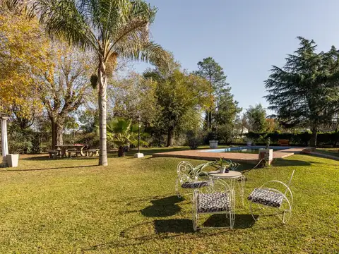 VENTA | PERMUTA - Casa de 2 dormitorios y pileta - Pueblo Esther. APTO CRÉDITO.