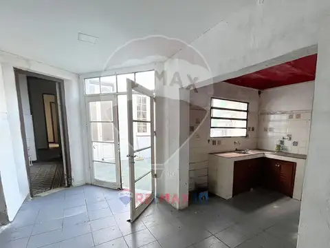 Amplia propiedad ideal para oficina o familia