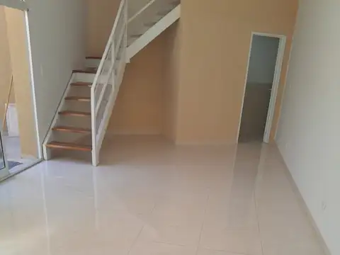 Depto Tipo Casa en Venta 50 años