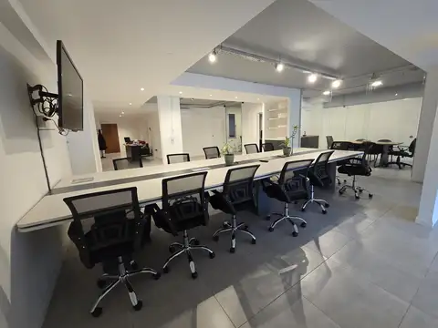 Venta Oficina 5 ambientes al frente con Balcon en San Telmo.