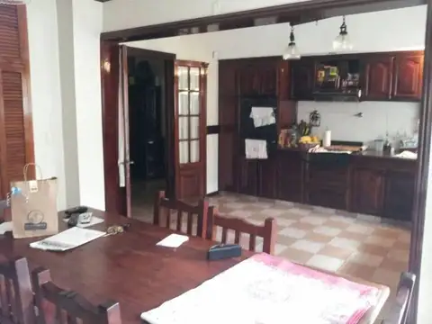 Casa 6 ambientes con 3 baños