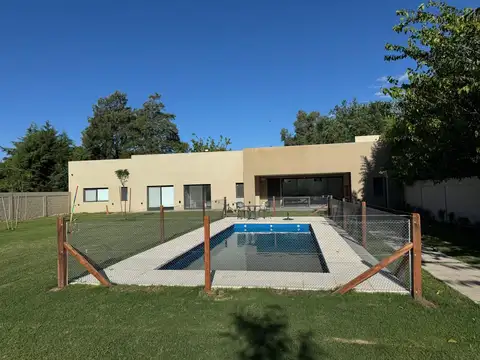 Casa en Venta en Lobos, USD 210.000