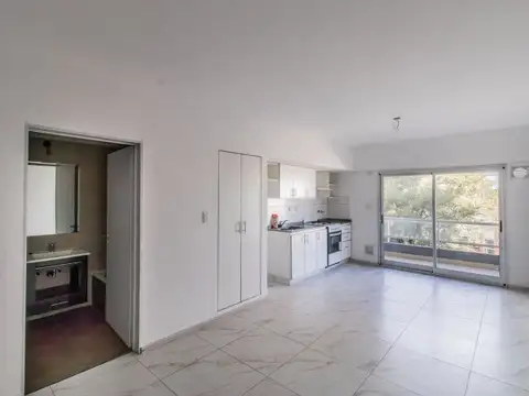 MONOAMBIENTE - AMPLIO - LUMINOSO - UBICACION Y ACCESIBILIDAD!