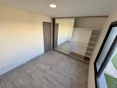 HERMOSA CASA A ESTRENAR! EN Bª LOMAS DE RUSSELL