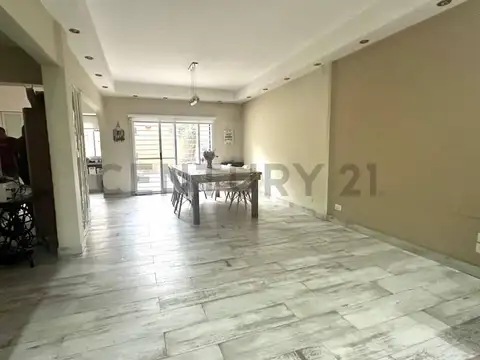 Casa en Venta en Villa del Parque, USD 420.000