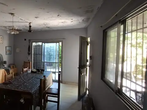 Casa en Venta Zona Granja Esmeralda, gran terreno
